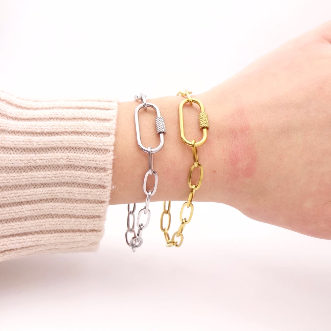 KIKICHIC | Open Carabiner Paper Clip Link Chain Stack