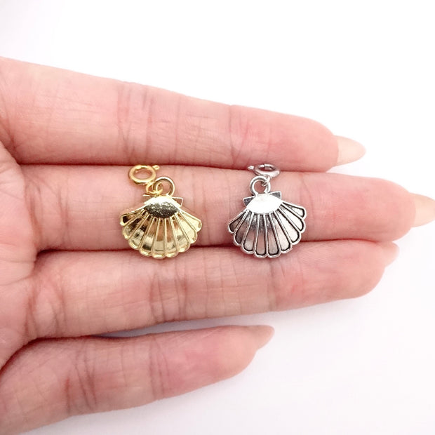 Clam Shell Charm