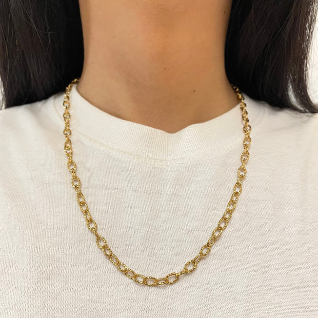 Textured Paper Clip Thick Necklace