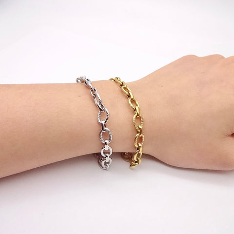 Textured Oval Chain Bracelet