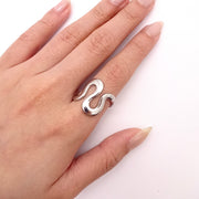 Curvy Ring