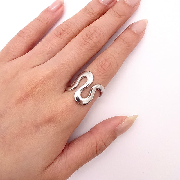 Curvy Ring