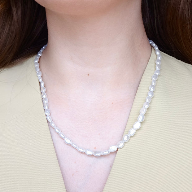 Simple Beaded Pearl Necklace, Natural Freshwater Pearl Chain Necklace, Pear Chain Necklace, Pearl Charms Chain Necklace, Mother of Pearl Chain sterling Silver (925), Cultured Pearl chain Necklace, Pearl Bar Necklace, Classic Pearl Necklace.