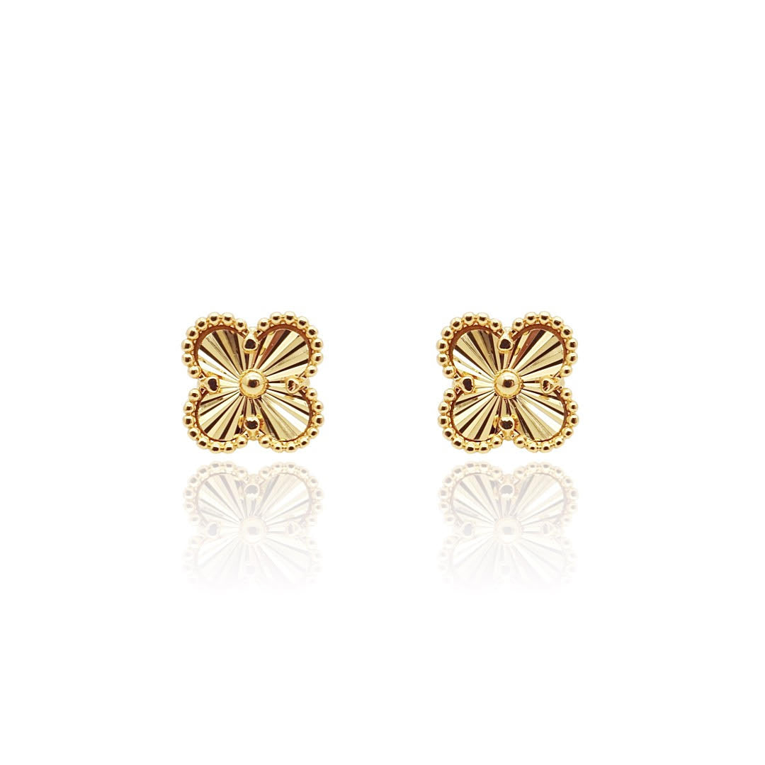 Ｖan Cleef & Arpel hotsell four-leaf clover van ear studs